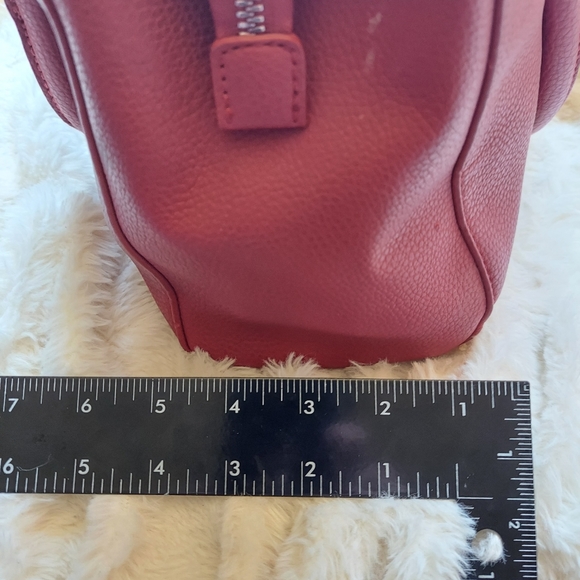 NWOT 🔥🔥 Kenneth Cole Reaction Red Leather Handbag - Picture 5 of 8